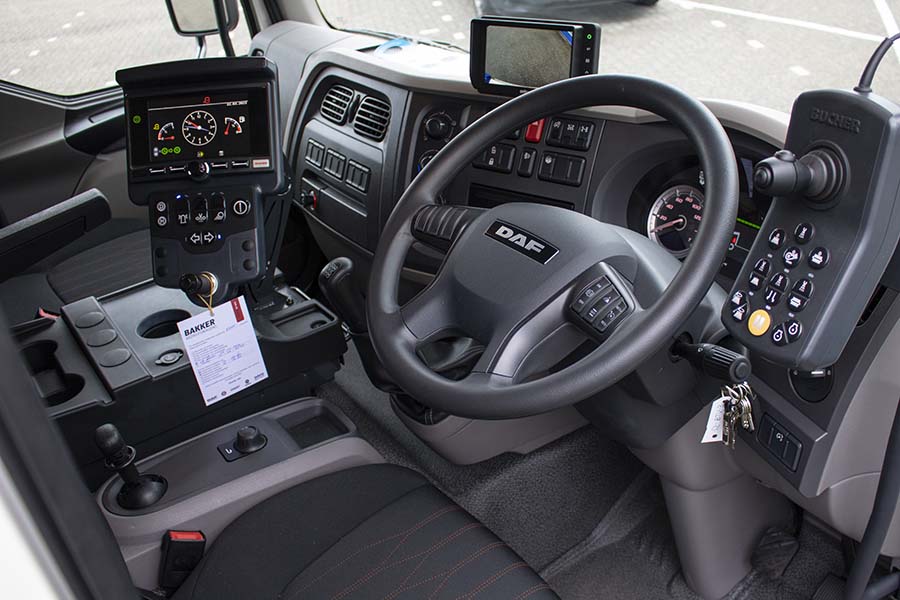 DAF-Gem-Hardenberg-veegmachine-5.jpg