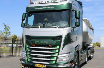 DAF Van Triest Veevoeders XG 