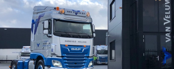  DAF XF530 Space Cab 4x2 trekker 